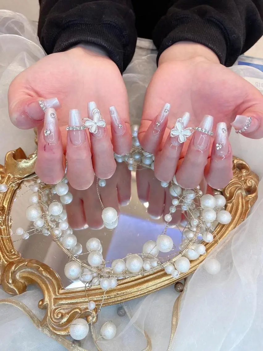ネイル ラメ(グリッター) シルバー Babarla nailのネイルデザイン