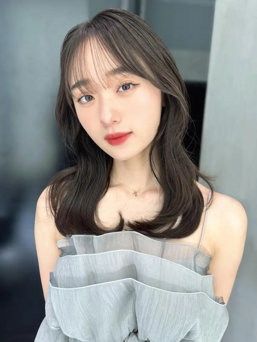 カラー ミディアム くびれヘア レイヤーカット カット ヘアカラー トリートメント ITbyALBUM 八王子店のヘアスタイル
