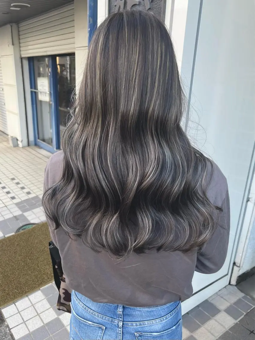 ロング カラー ハイライトカラー ハイライト KANA🎀韓国 🇰🇷ハイライトのヘアスタイル