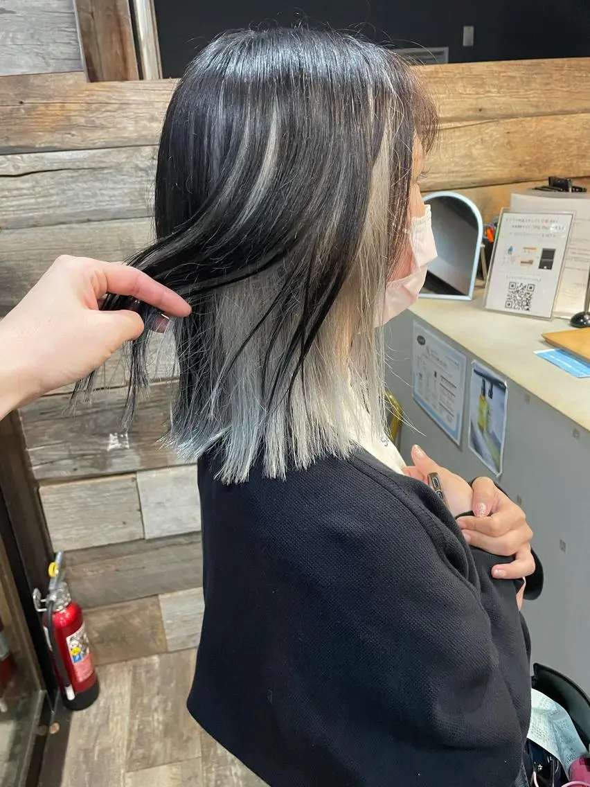 ショート andKおもろまち店 艶ダブルカラー✨のヘアスタイル