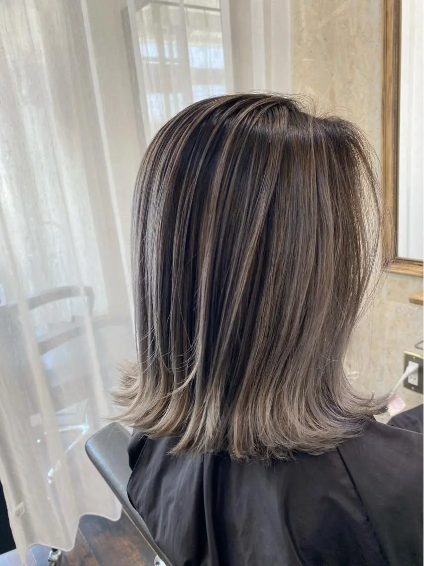 ミディアム カラー バレイヤージュ レイヤーカット ヘアカラー Tsuyoki .のヘアスタイル
