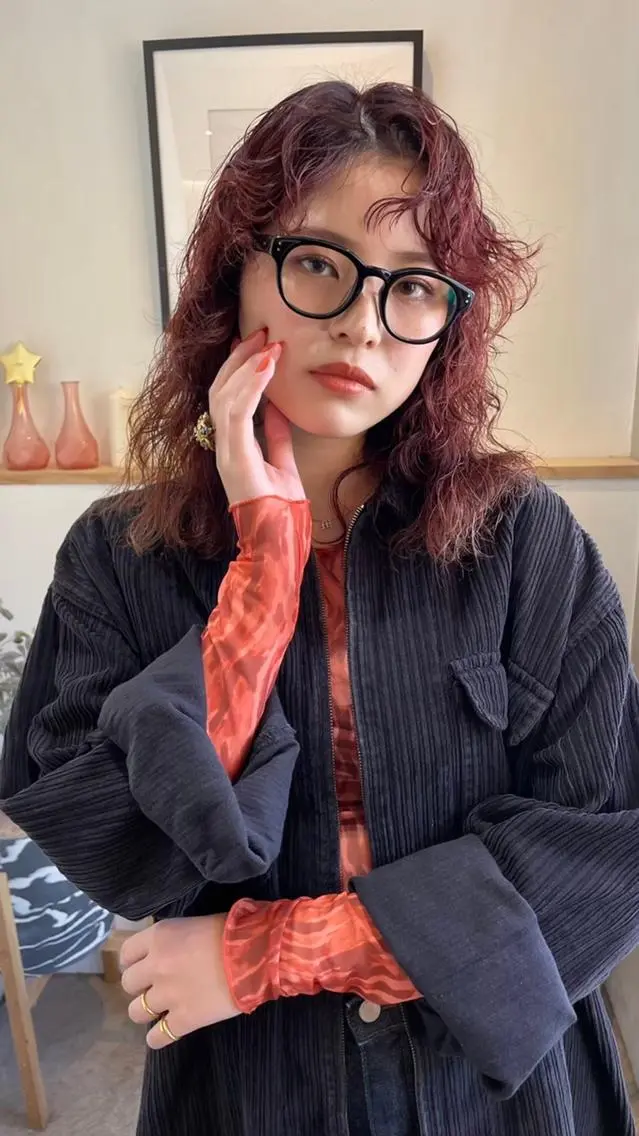 ミディアム カラー パーマ ミディアムパーマ アッシュ バレイヤージュ ベージュカラー ブリーチ カット ヘアカラー CEINE loqのヘアスタイル