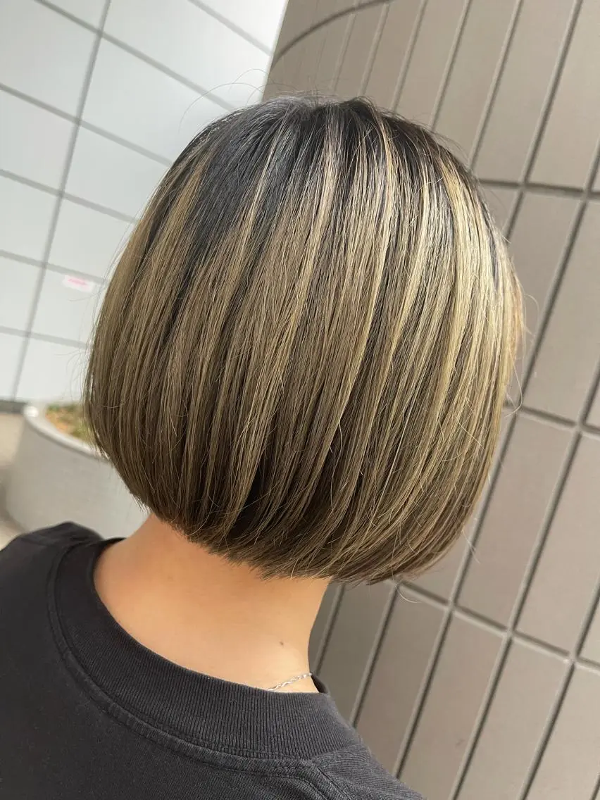 ミディアム カラー ボブ カット ヘアカラー トリートメント Zina天王寺 CHIAKIのヘアスタイル
