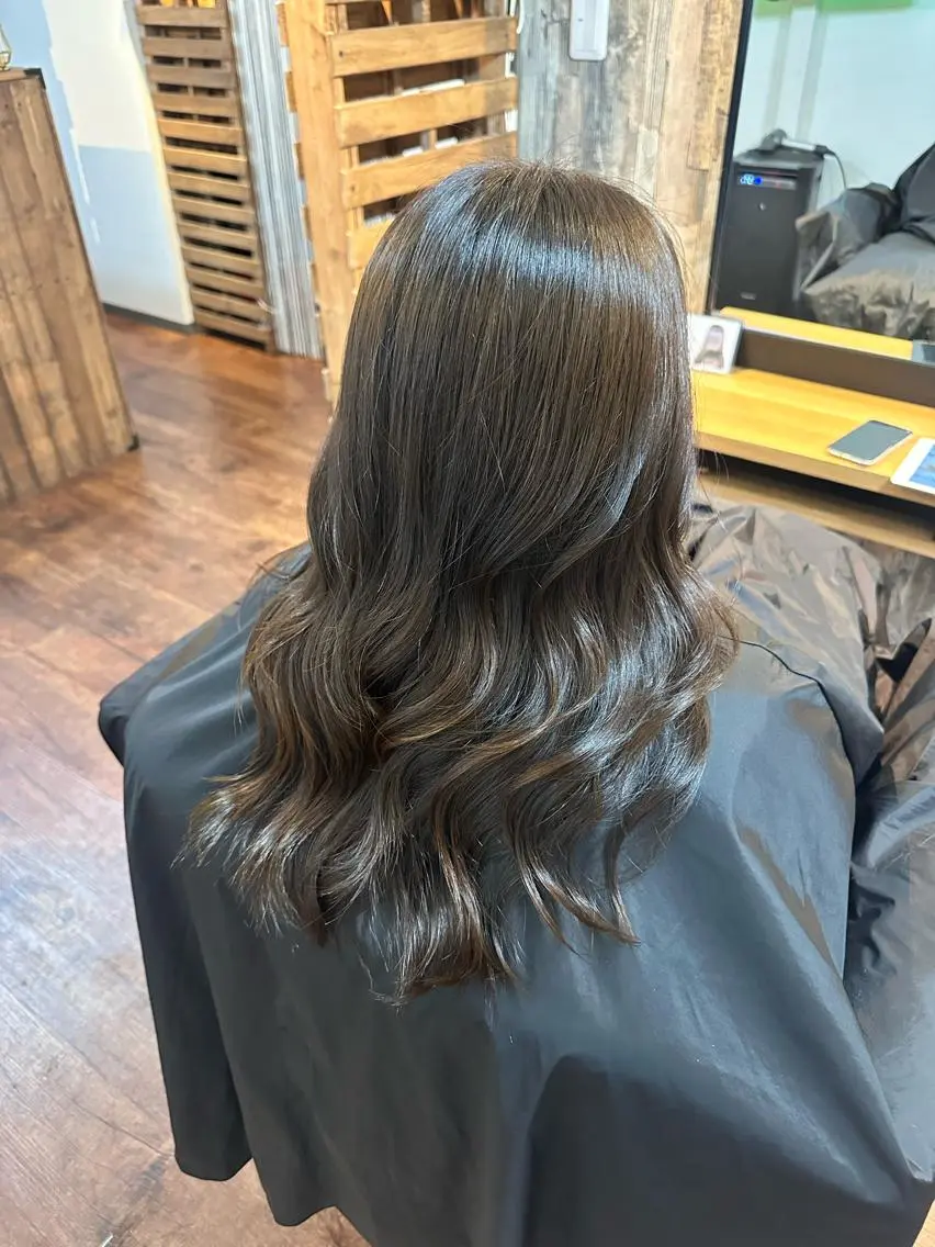 ロング カラー グレージュ カット ヘアカラー トリートメント Luzir⭐︎ GEN⭐︎のヘアスタイル