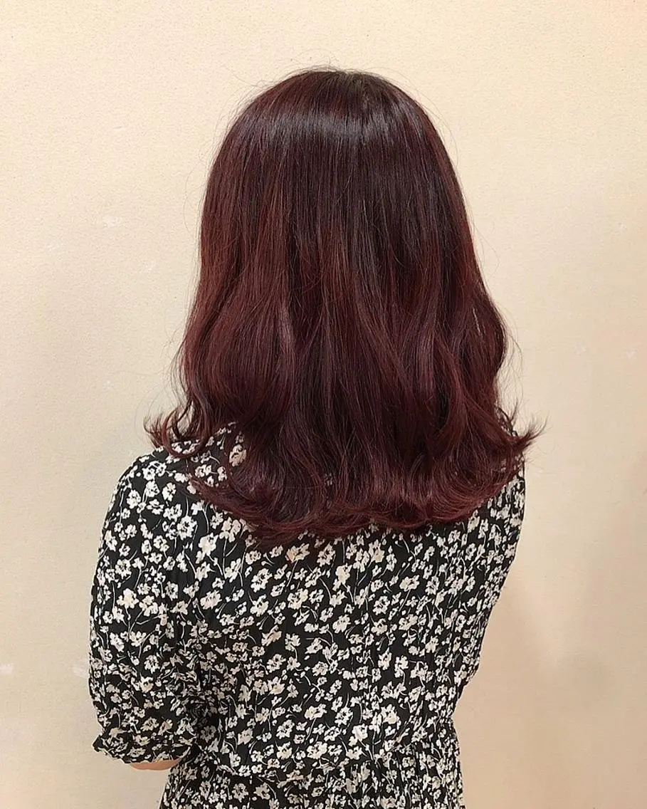 ミディアム レッドブラウン 林 瑠夏のヘアスタイル