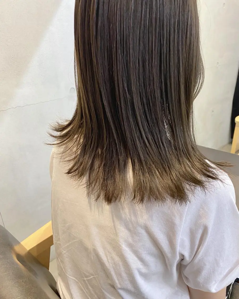 ミディアム カラー ブルーカラー conne& ririのヘアスタイル