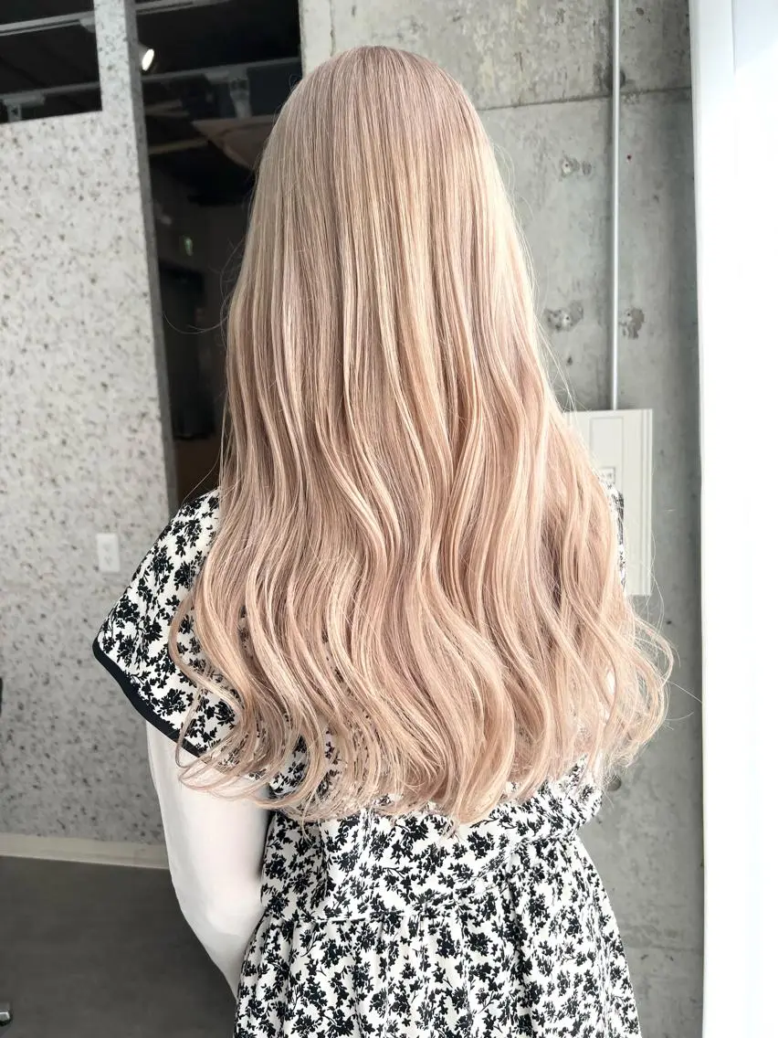 ロング カラー バレイヤージュ ブリーチ ブロンド ケアブリーチ ハイライトカラー ヘアカラー トリートメント lani ブリーチ /ダブルカラーのヘアスタイル