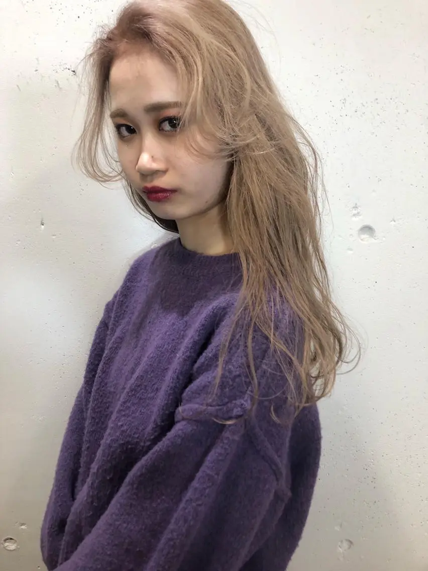 ロング カラー ベージュカラー ハイトーンカラー ミルクティーベージュ ロング Pia ツボイ ケイタのヘアスタイル