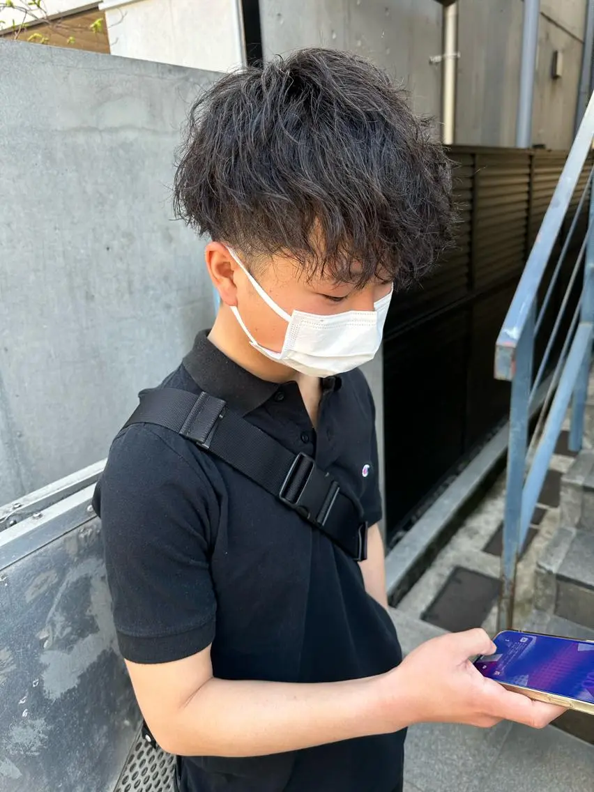 ショート パーマ メンズ メンズパーマ 波巻きパーマ スパイラルパーマ 原宿↔︎浦和 美容師 折笠 亮のヘアスタイル