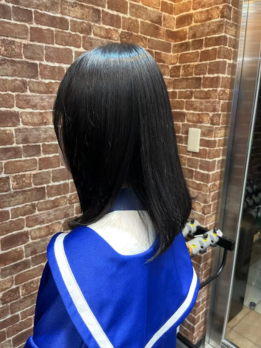 セミロング カラー パーマ ヘアアレンジ メンズ キッズ ネイル マツエク・マツパ アイブロウ メンズハイライト メンズ就活ヘア メンズパーマ セミロングパーマ ブラウンカラー 久木原 ゆりのヘアスタイル