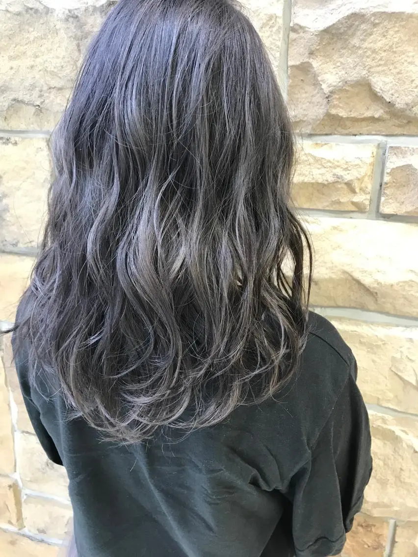 ロング カラー シルバー 💎✨️NoVal by siestaのヘアスタイル