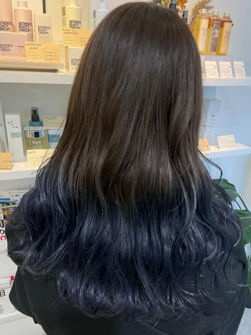 ロング カラー グラデーションカラー ヘアカラー Rina のヘアスタイル