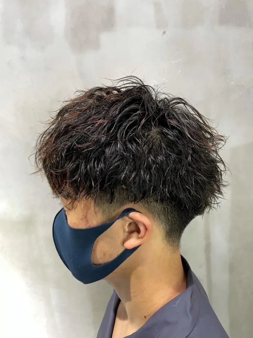 ショート メンズ マッシュ メンズパーマ 刈り上げ メンズサロン代表 曲がる縮毛矯正のヘアスタイル