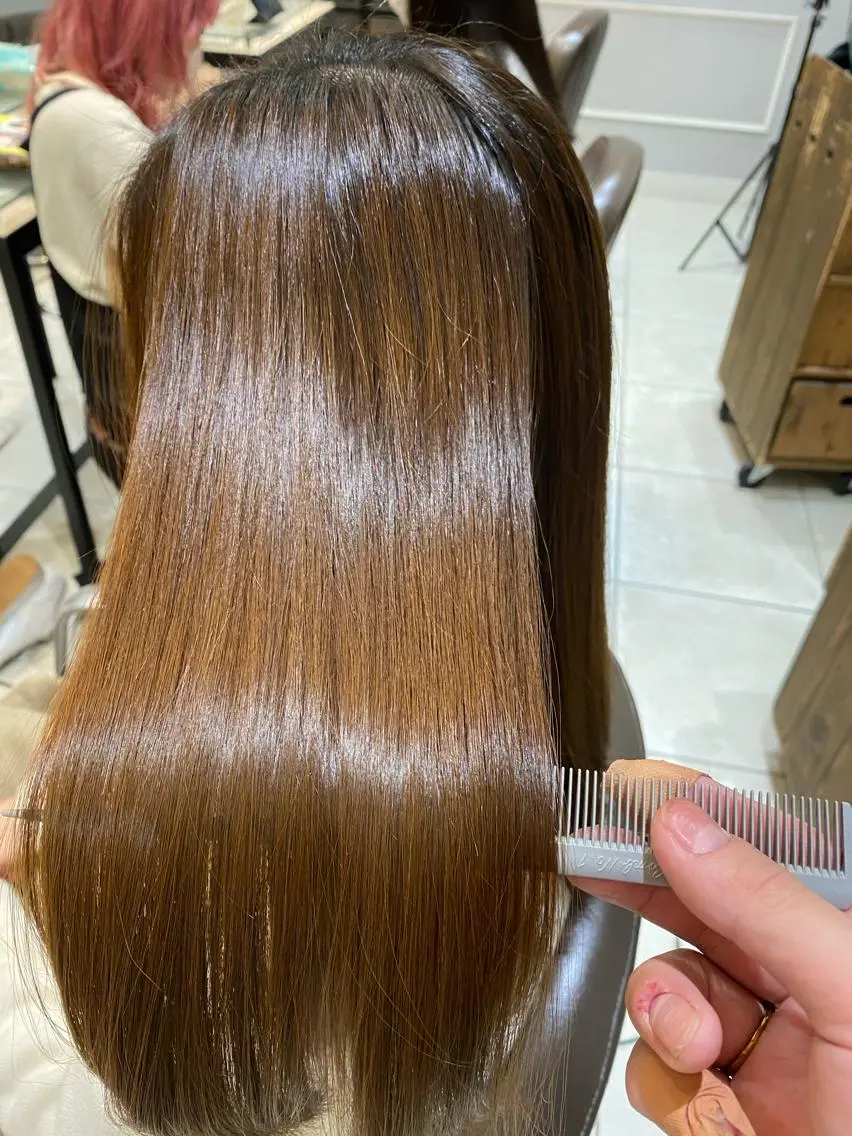 セミロング 美髪矯正透明感カラー 江川　和輝のヘアスタイル