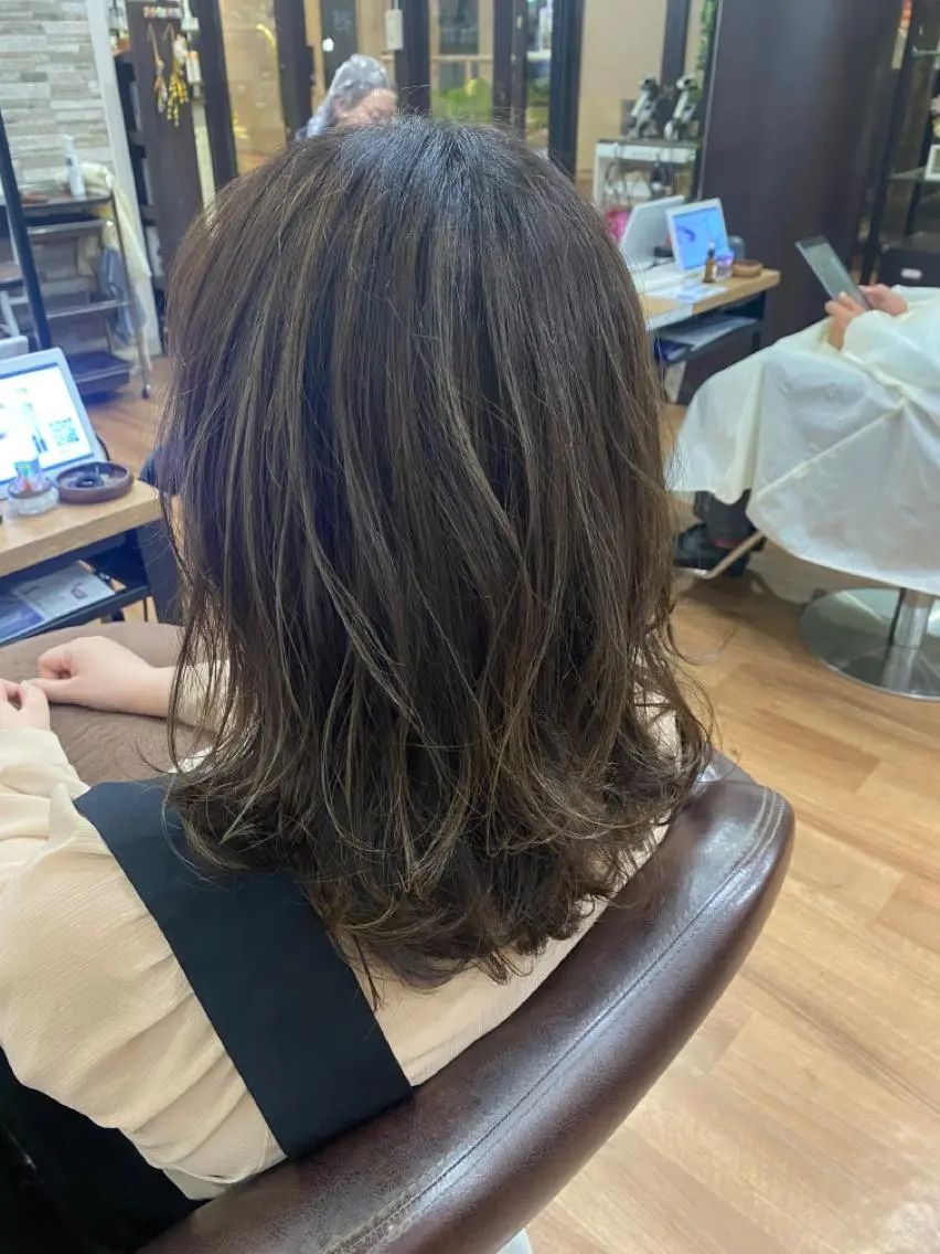 セミロング ハイライト 松村 崇弘のヘアスタイル