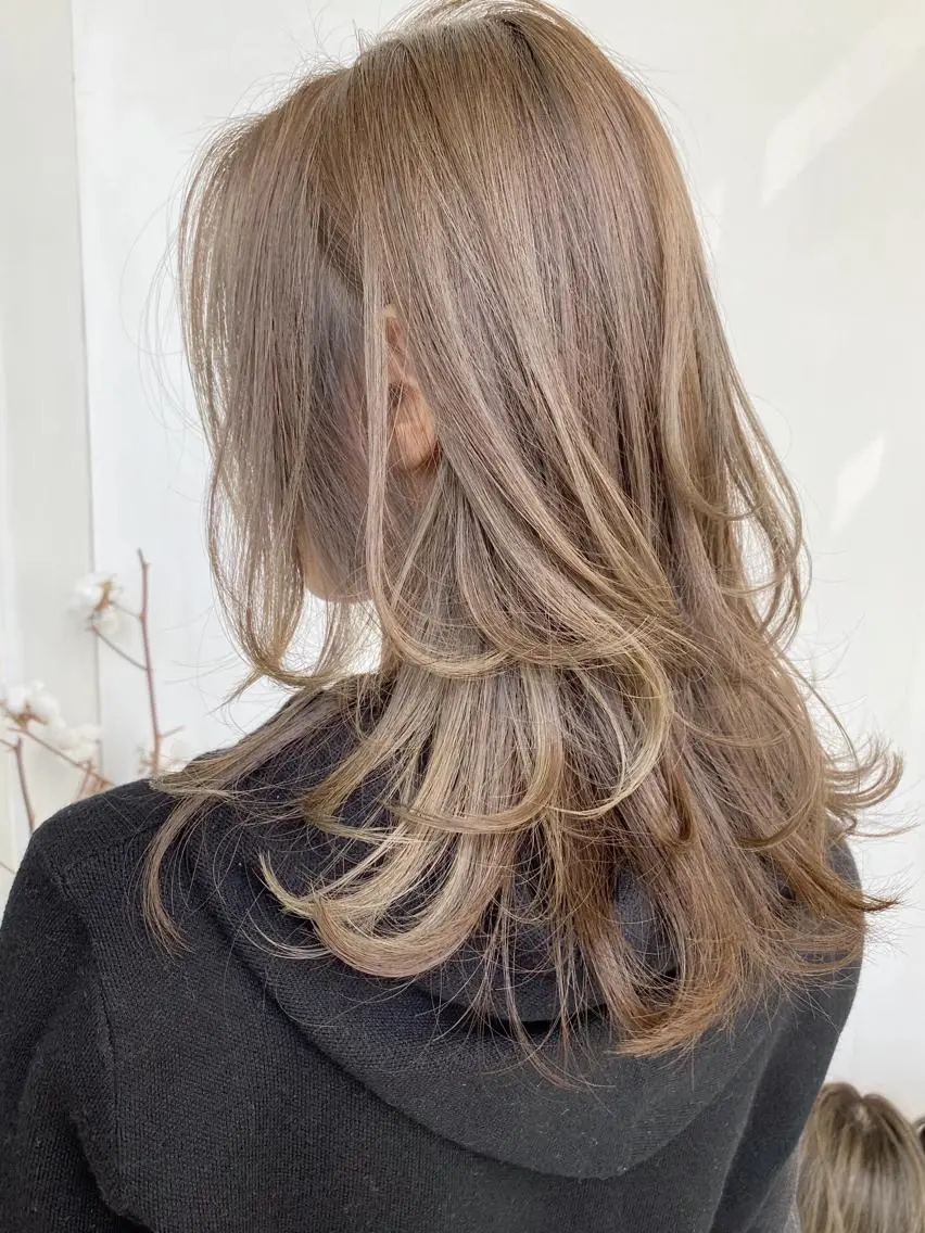 セミロング カット ヘアカラー トリートメント 髪質改善カラー× 美髪ストレート前出のヘアスタイル