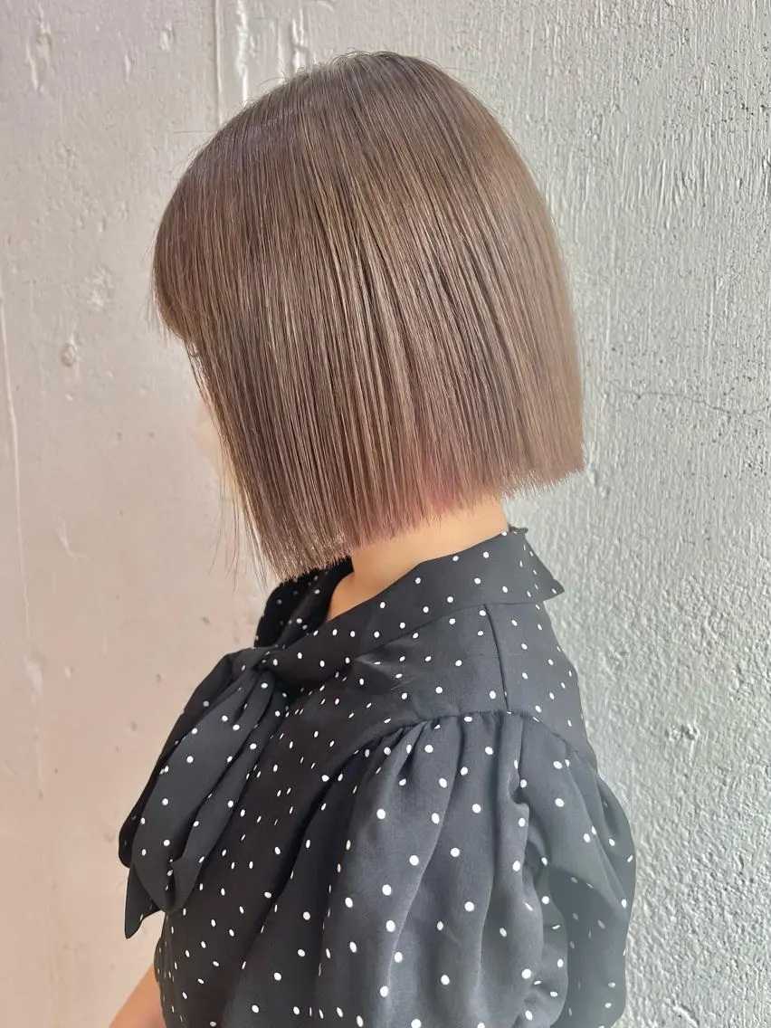 ショート カラー ベージュカラー ミルクティーベージュ ピンクカラー カット ヘアカラー トリートメント フジサキ ケンのヘアスタイル