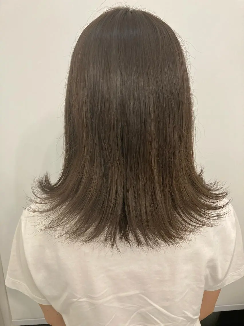 ミディアム カラー 透明感カラー グレージュ ボブ 外ハネヘア 新宿/髪質改善/ 阿久津凜のヘアスタイル