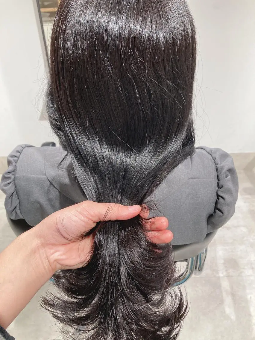 ロング カラー ブリーチ 透明感カラー グレージュ ブリーチなしカラー カット ヘアカラー トリートメント ヘッドスパ スキバサミを使わない カット🌼唯🌼のヘアスタイル