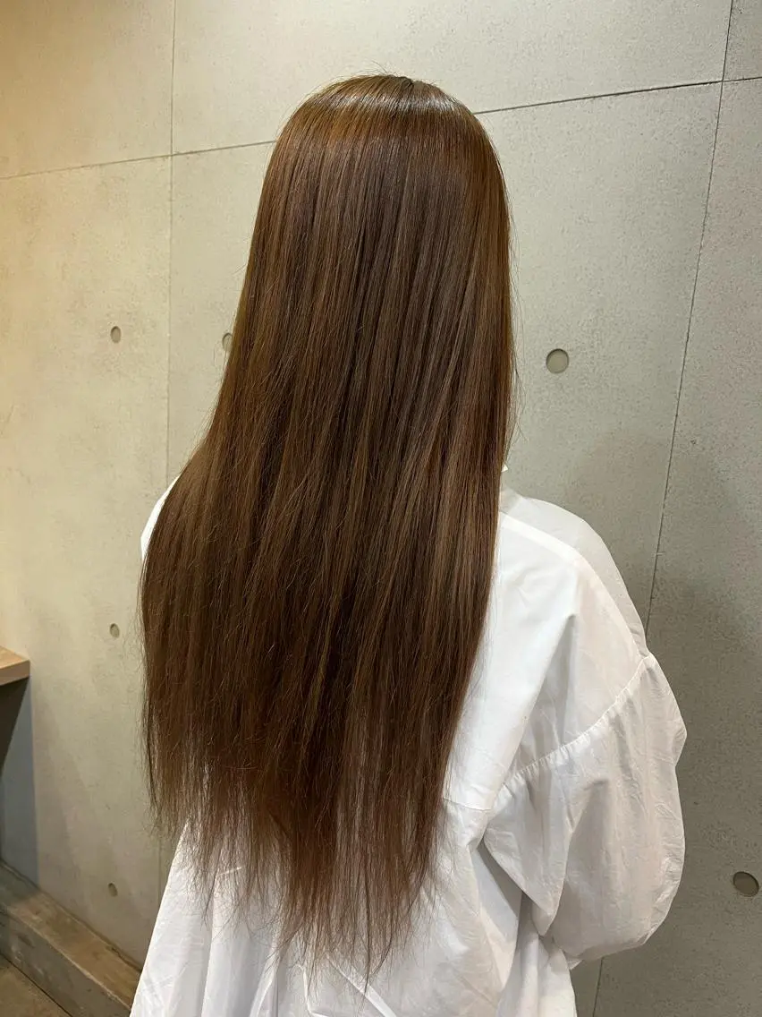 ロング カラー アッシュ ブリーチ 透明感カラー ダブルカラー ブリーチなしカラー おせ ちさとのヘアスタイル