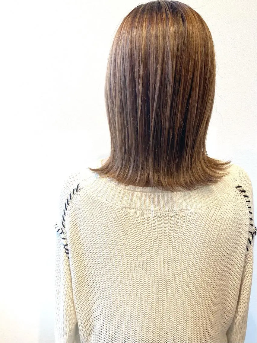 ミディアム カット ヘアカラー トリートメント MYRTLE TSUNODAのヘアスタイル