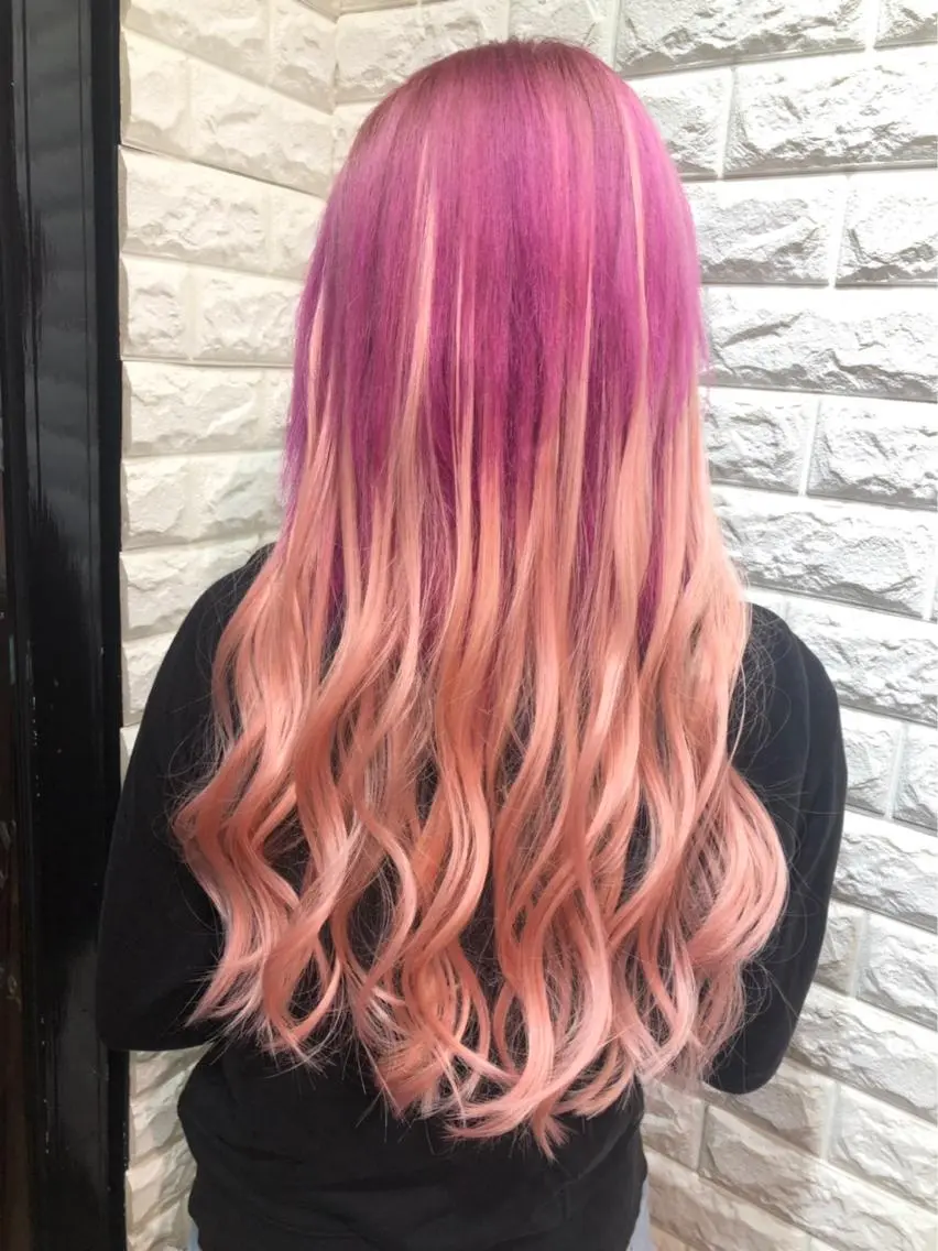 ロング カラー グラデーションカラー ピンクカラー IwAsh大和駅前店 河野亜里香のヘアスタイル