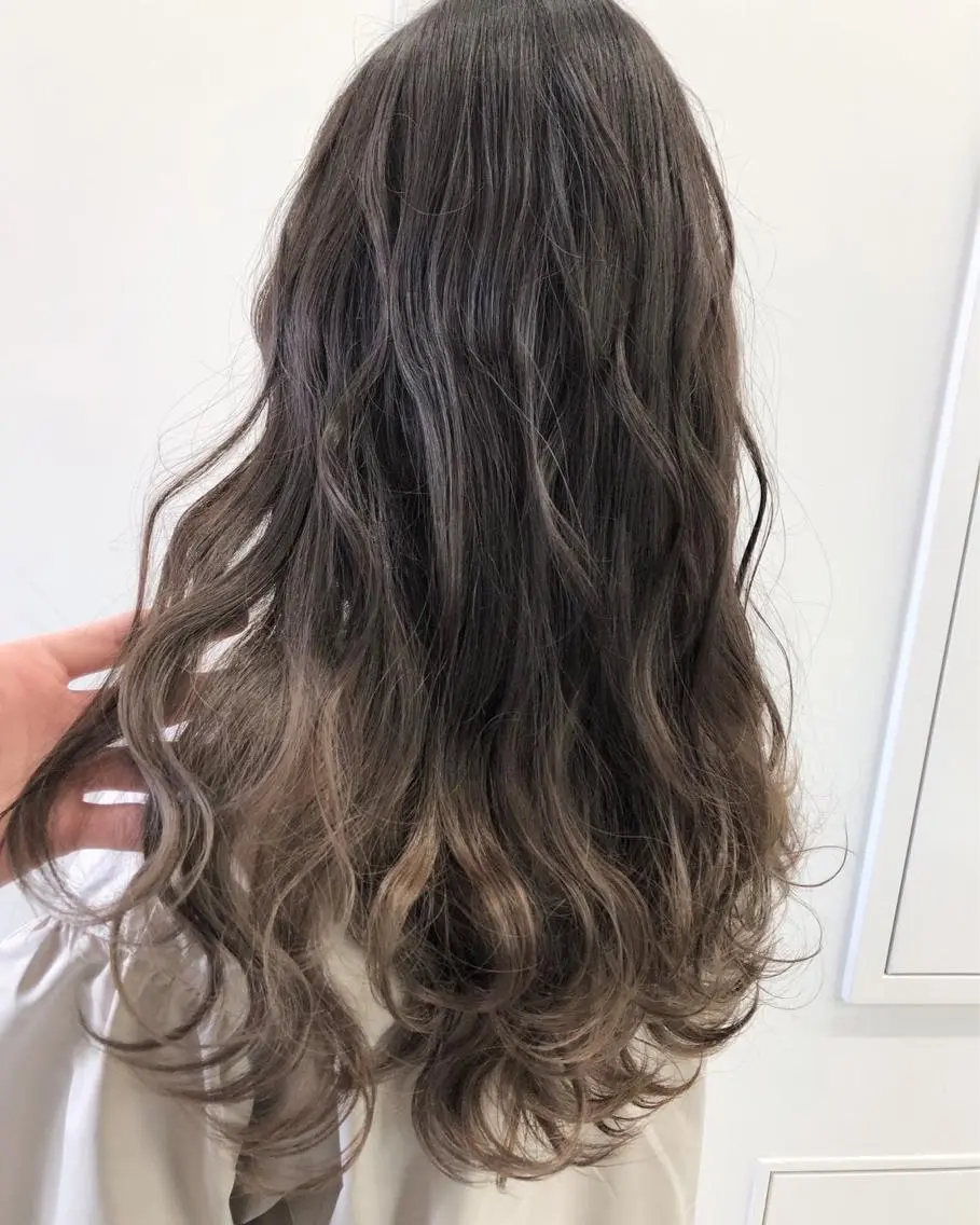 ロング カラー ヘアアレンジ グラデーションカラー 【公式】amble luxe池袋東口🩷のヘアスタイル