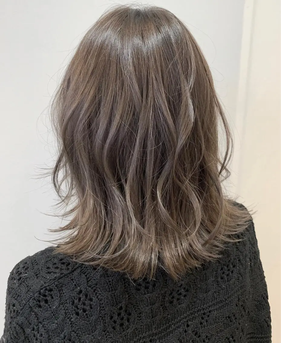 セミロング カラー box mico. mutsumiのヘアスタイル