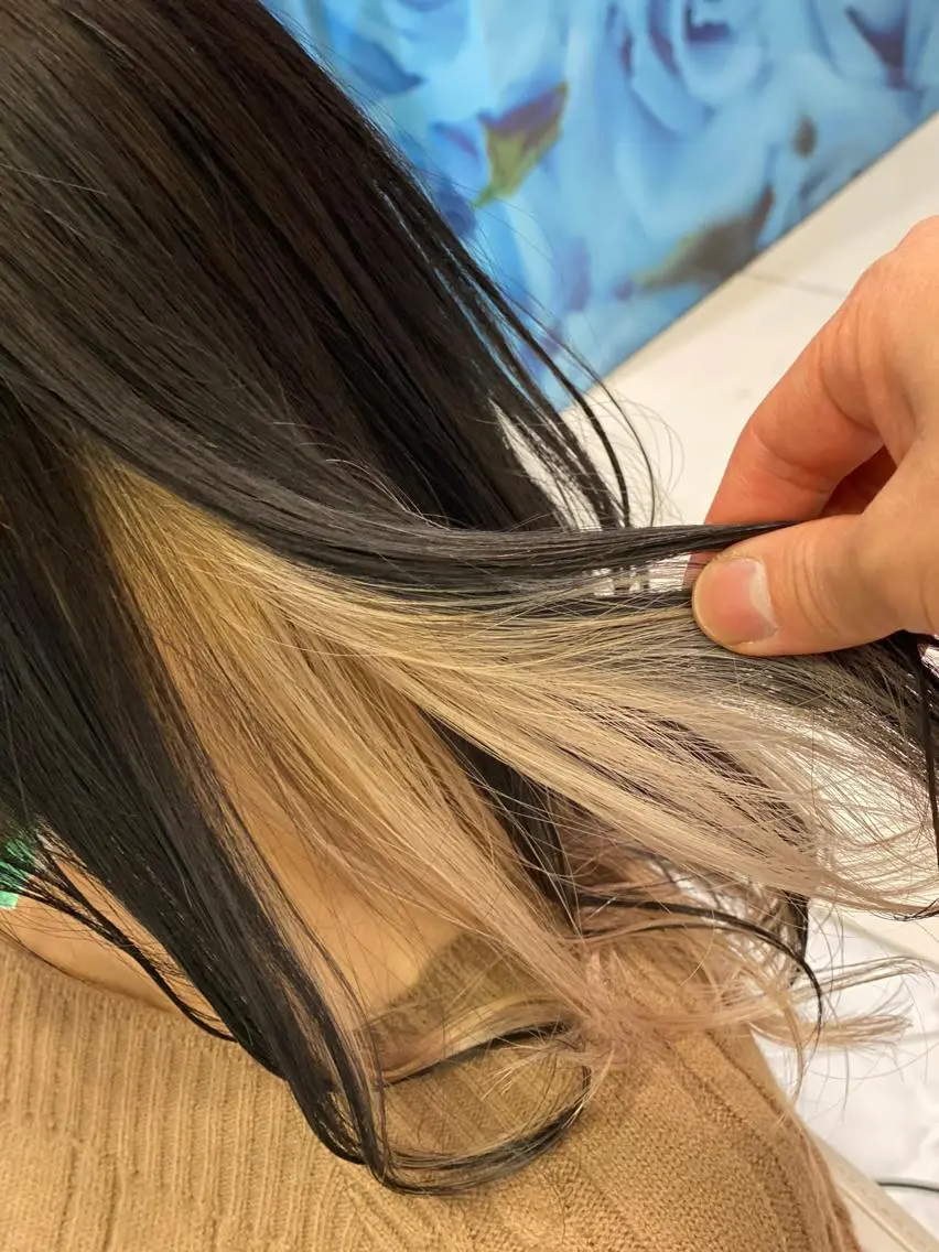 セミロング カラー ブリーチ ダブルカラー インナーカラー 💇♀️✨サラツヤ 特化✨ 天野翔のヘアスタイル