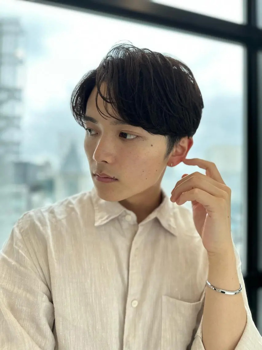 メンズ センターパート コンマヘア 10月限定モニター 髪質改善美髪矯正のヘアスタイル
