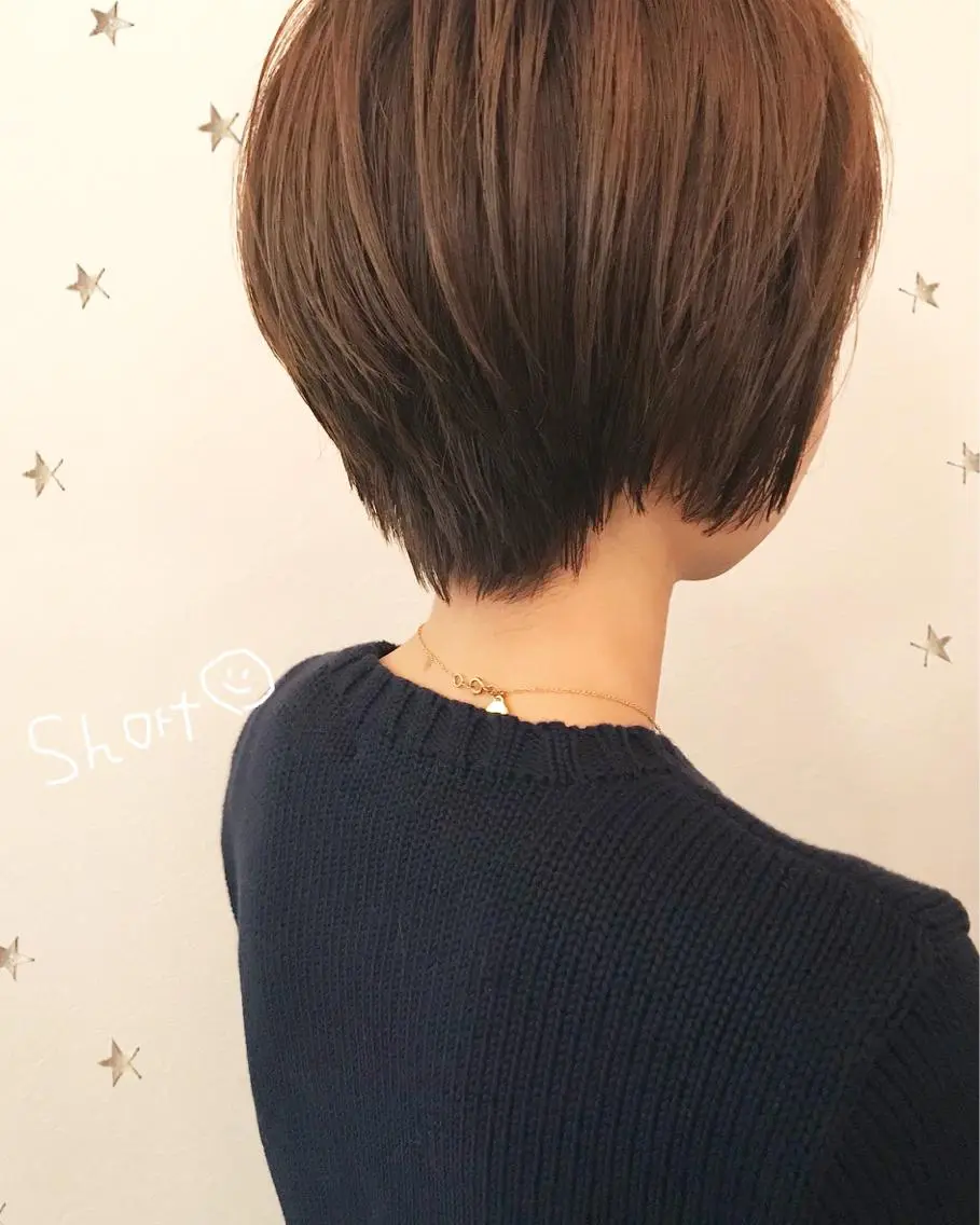 ショート カラー 市川 千夏のヘアスタイル