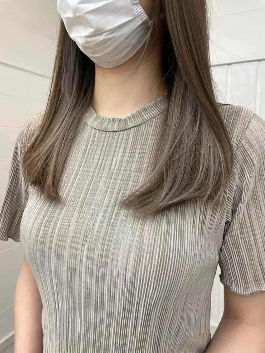 カラー ヘアアレンジ ミディアム パーマ アディクシーカラー アッシュ バレイヤージュ ベージュカラー ブリーチ newi 川崎店のヘアスタイル