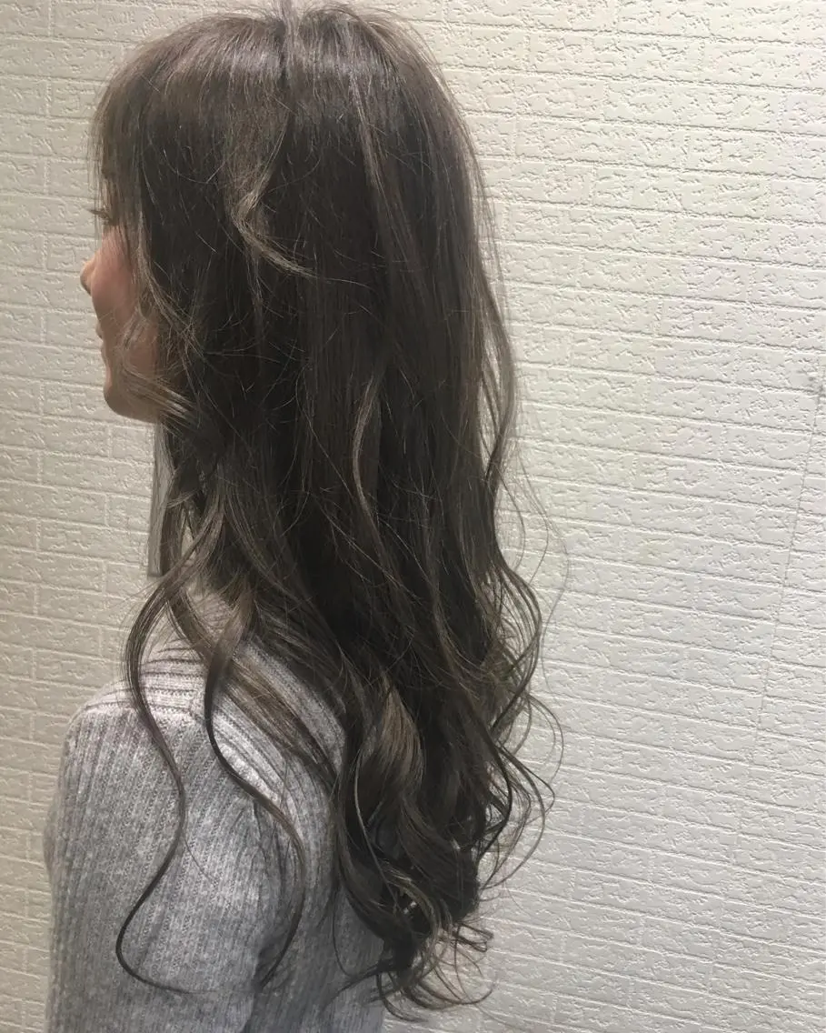 ロング カラー ブリーチ グレージュ ブリーチなしカラー ヘアカラー 髪質改善美容師 中村　一のヘアスタイル