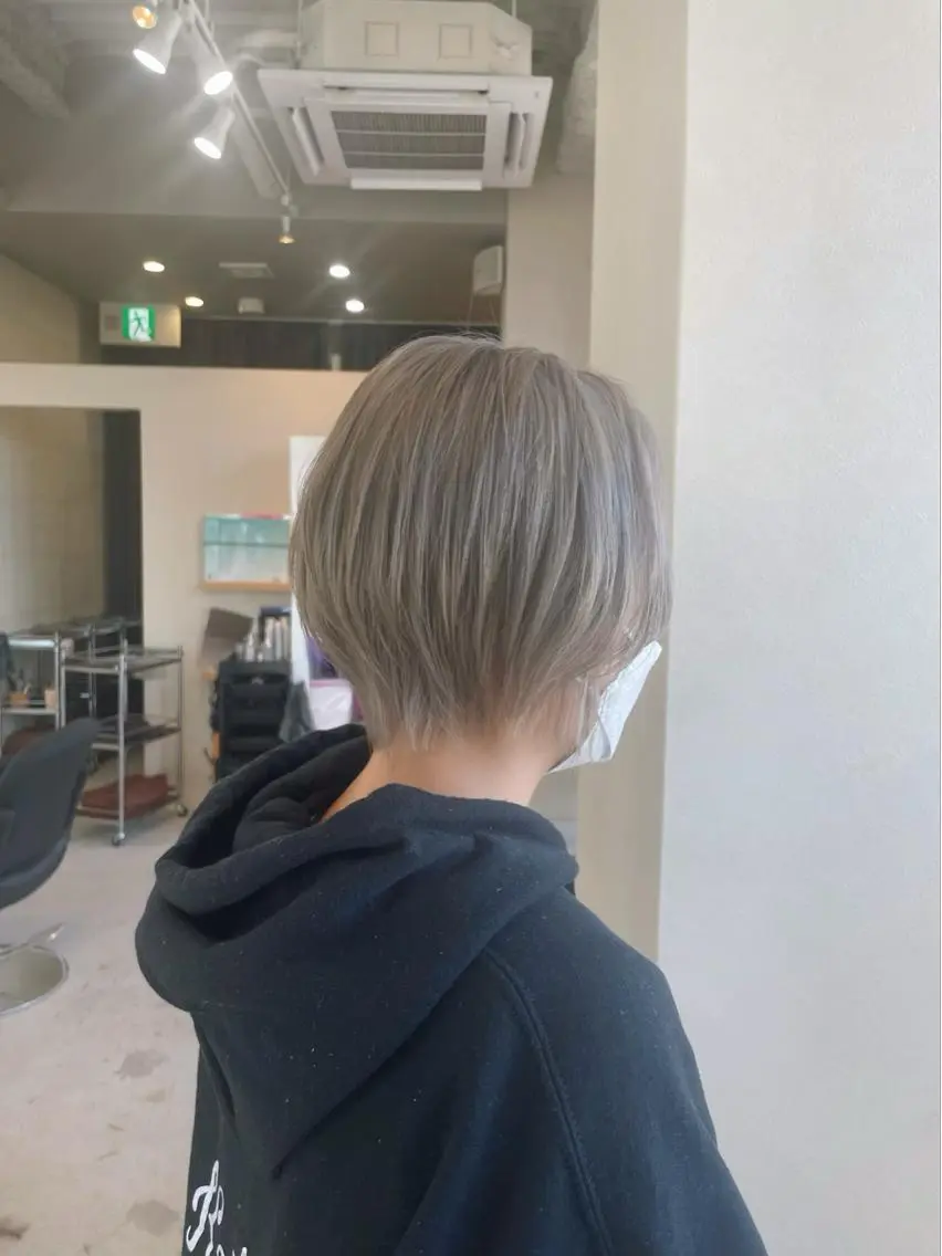 ショート カラー AKI 🐉のヘアスタイル