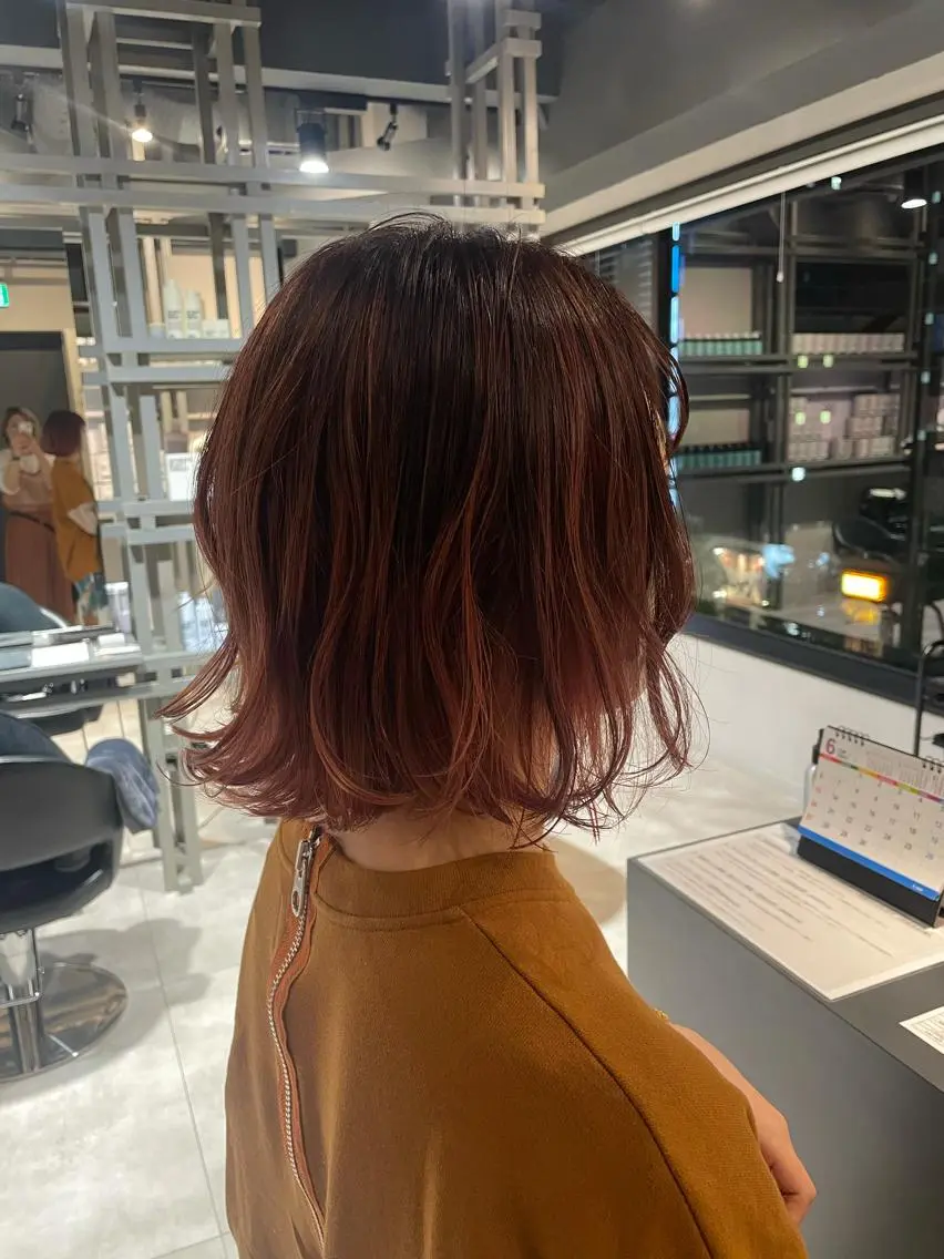 ショート カラー バレイヤージュ レイヤーカット ブリーチ👩🦳/ ✂︎MANAMIのヘアスタイル