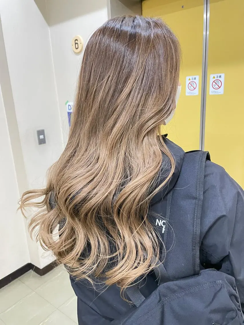 カラー ayaka 縮毛矯正レイヤーのヘアスタイル