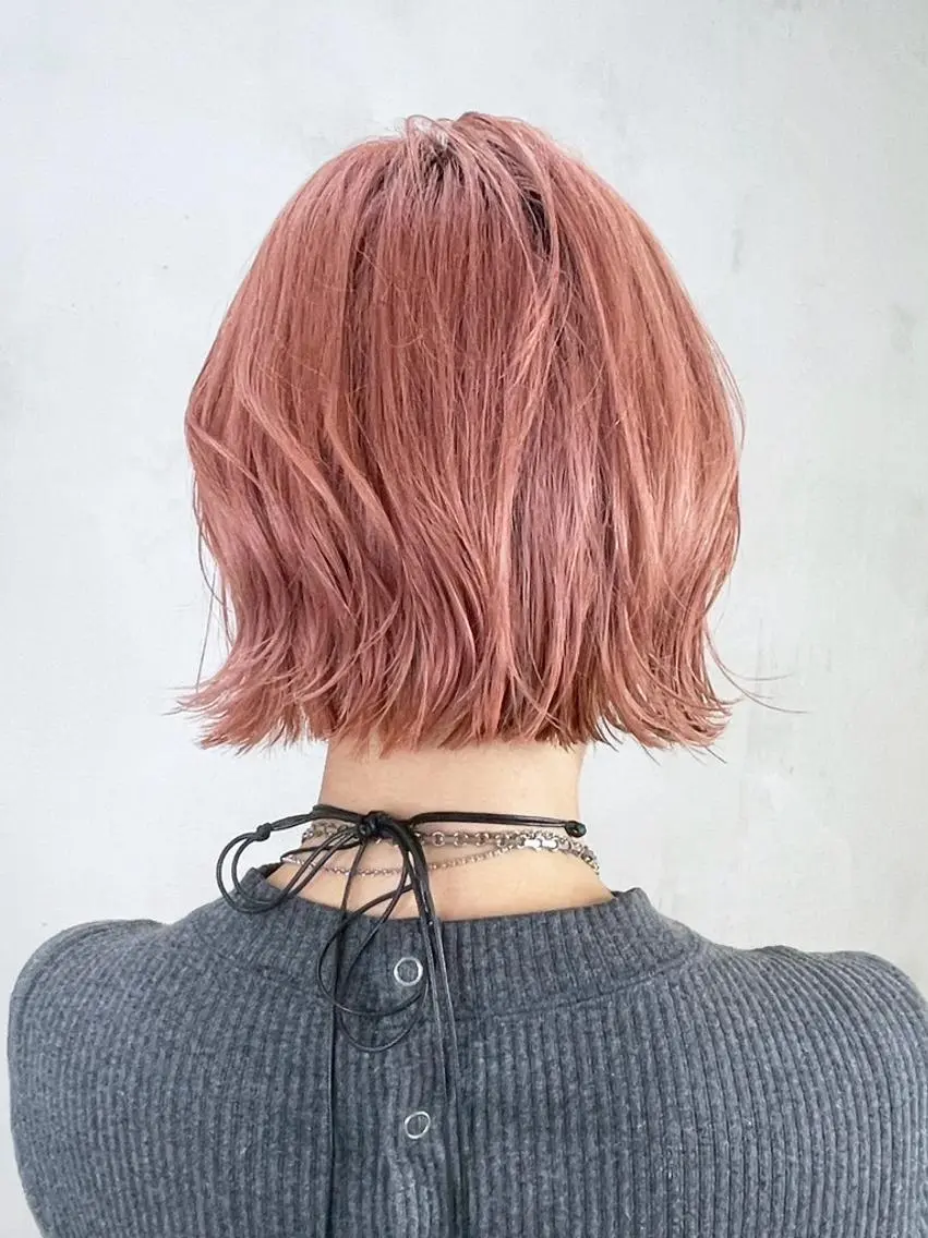 ミディアム カラー ベージュカラー ダブルカラー ハイトーンカラー ピンクカラー ピンクベージュ カット ヘアカラー トリートメント ITbyALBUM 中野店のヘアスタイル