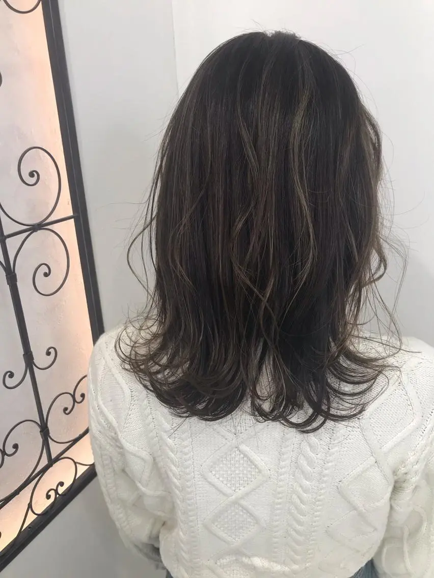 セミロング カラー AVANCE 長尾 尚悟のヘアスタイル