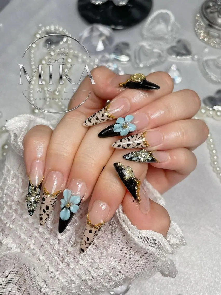 ネイル アートネイル フットネイル フレンチネイル キラキラネイル 韓国ネイル ハンドネイル Mika Nails 心斎橋のネイルデザイン