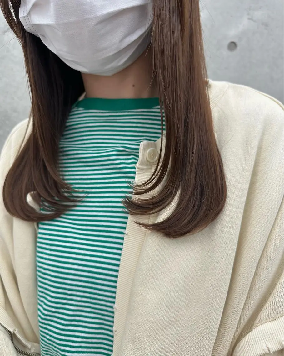 セミロング レイヤーカット 佃 優音のヘアスタイル