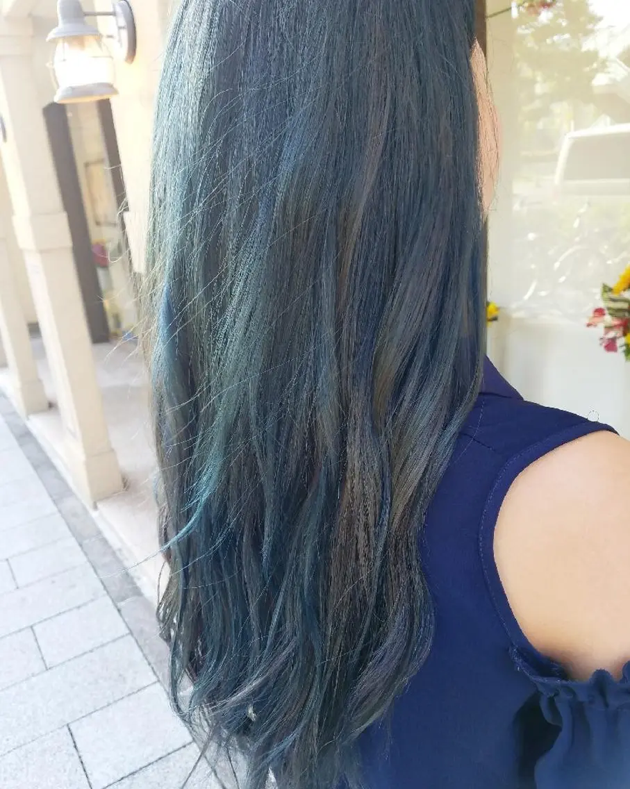 カラー ロング ブルーカラー ブルージュ グレージュ 美谷添（ミヤゾエ） まどか大人ヘアサロンのヘアスタイル
