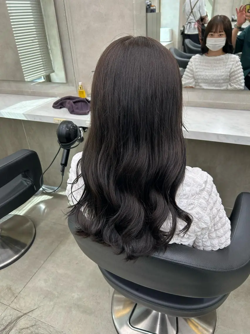 セミロング カラー パーマ ヘアアレンジ メンズ キッズ ネイル マツエク・マツパ アイブロウ 🦋縮毛/韓国レイヤ ー/透明感カラー🦋のヘアスタイル