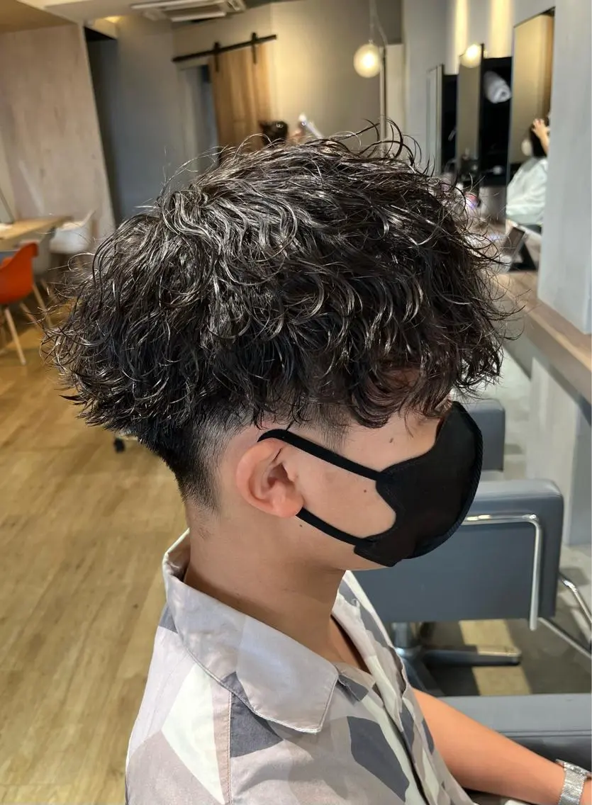 ショート パーマ メンズ カット パーマ SCENEbyRAD helmのヘアスタイル