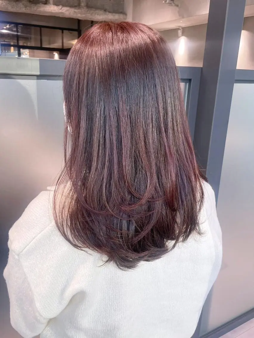 カラー セミロング 顔まわりレイヤー 顔周りカット 韓国風ヘア レイヤーカット おくれ毛 カット ヘアカラー トリートメント ITbyALBUM 浦和店のヘアスタイル