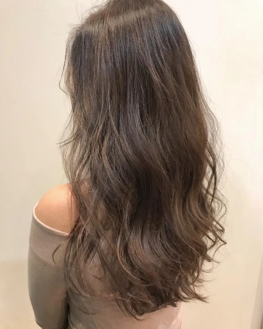 ロング カラー 🍋透け感カラー🍃 オリーブ🍐Kahoのヘアスタイル