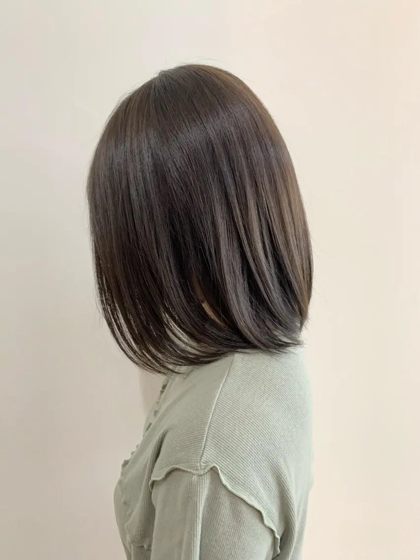 ミディアム カラー 透明感カラー グレージュ 🤍似合わせパーマ 奥田沙耶🫧のヘアスタイル