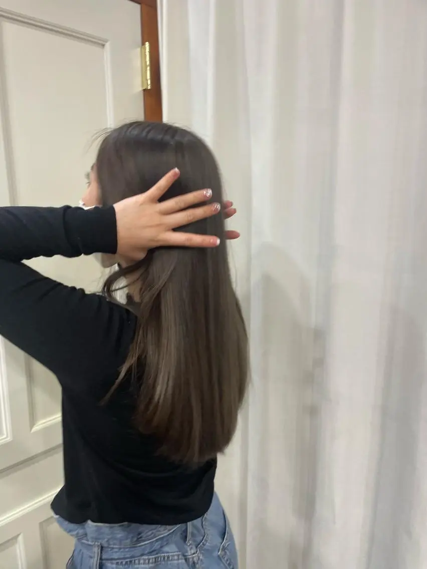 ロング カラー ダブルカラー シルバー 金森 有希のヘアスタイル