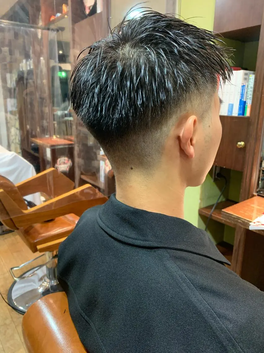 メンズ フェードカット カット カット特化美容師 齋藤桐のヘアスタイル