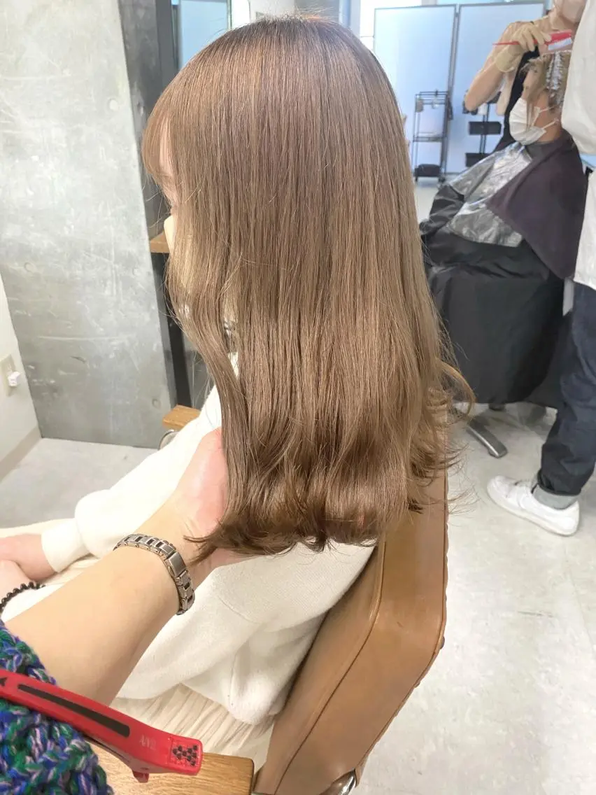 ミディアム カラー ヘアアレンジ 🌷FUKA🌷 まろやかハイトーンのヘアスタイル