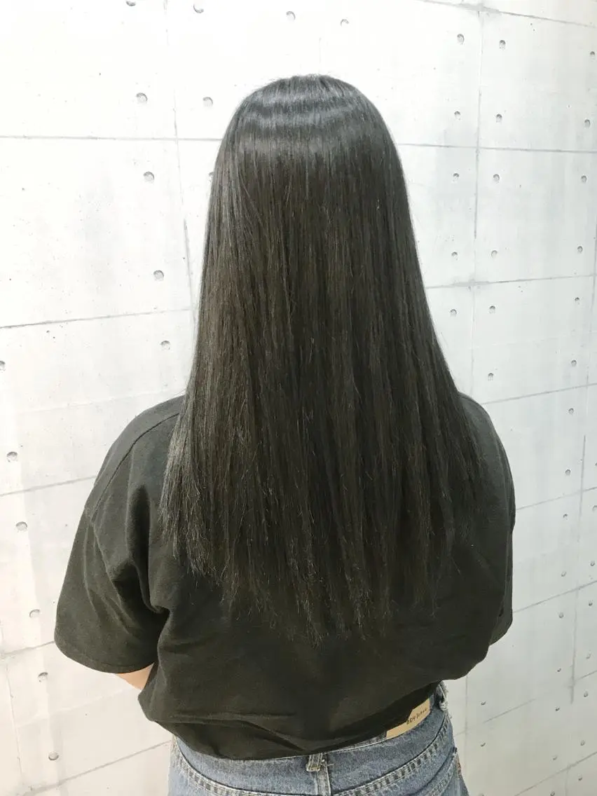 セミロング カラー 透明感カラー ダークグレー イルミナカラー カット ヘアカラー 高木 麻知子のヘアスタイル